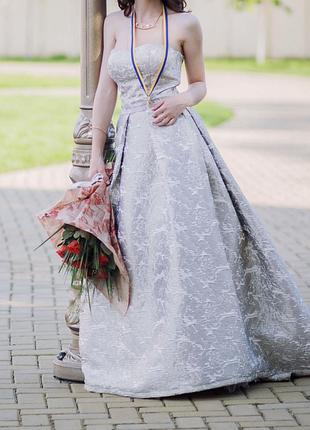 Вечірня корсетна сукня