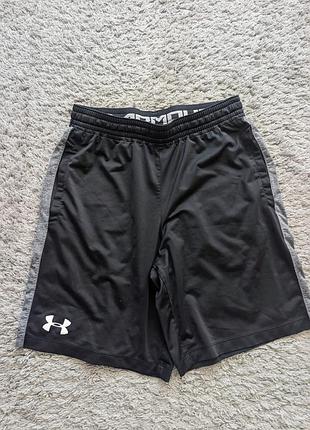 Шорты under armour, size m, состояние отличный, полупояс резинка 35-45 бедра 59 длина 47