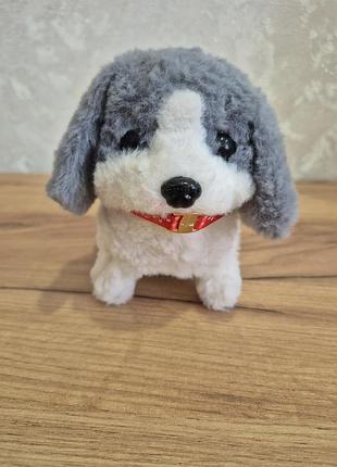 Игрушка собака на батарейках двигается