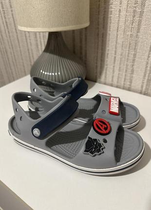 Босоніжки на хлопчика crocs j2