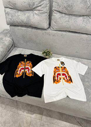 Футболка від бренду bape