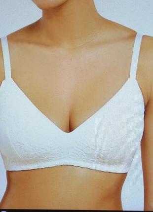 Бюстгальтер с уплотненной чашкой без косточек 85d etam