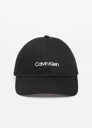 Кепка calvin klein в идеальном состоянии оригинал.