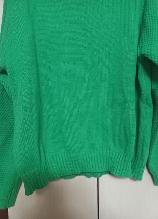 Яскравий светр 3