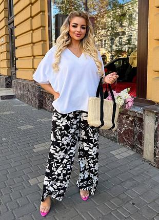 Легкий летний костюм