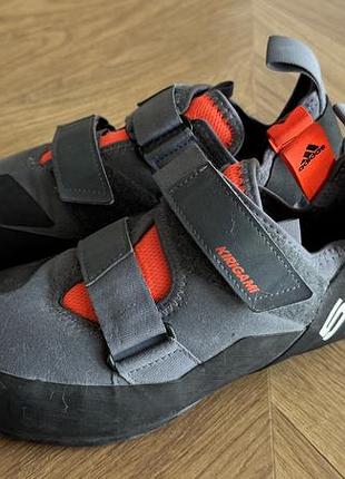 Скельники five ten kirigami (adidas 5.10) us 7 ( швидше на стопу 23-25,5 см)