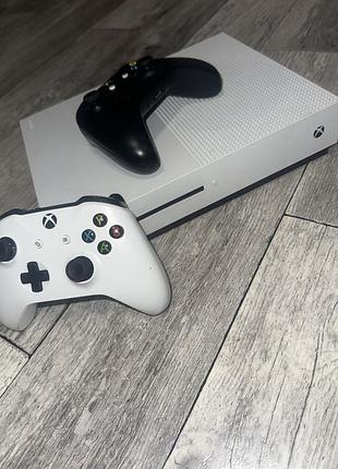 Продам xbox one s 1tb