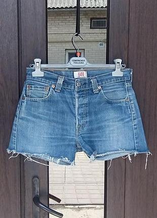 Женские джинсовые шорты levis 501, w30.