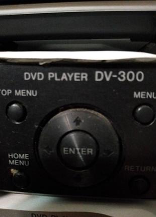 Dvd-програвач pioneer у гарному стані 
пульта немає 
 висилаю по україні доставка покупця