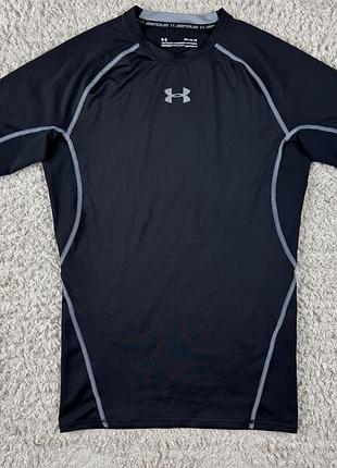 Спортивна синтетична чорна компресійна футболка under armour чоловіча спортивна футболка