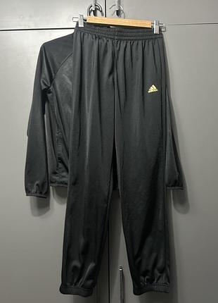 Спортивний костюм