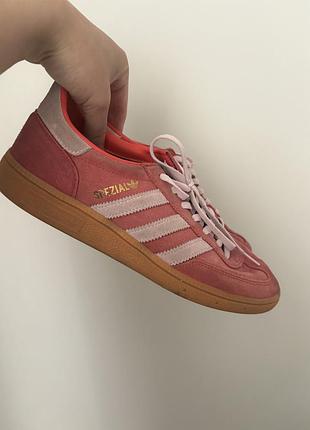Кроссовки adidas spezial