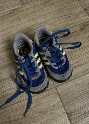 Кросівки adidas для малюка