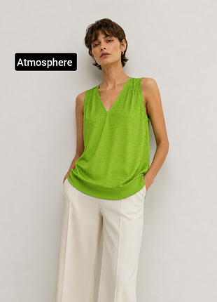 Майка женская салатового цвета в горошек от бренда atmosphere l xl