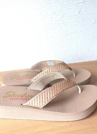 Классные шлепанцы skechers 39 г.