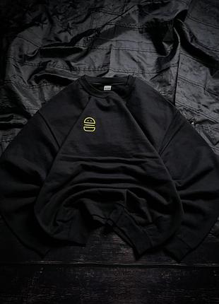 Oversized gildan v-face black sweatshirt