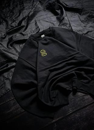 Oversized gildan v-face black sweatshirt 2
