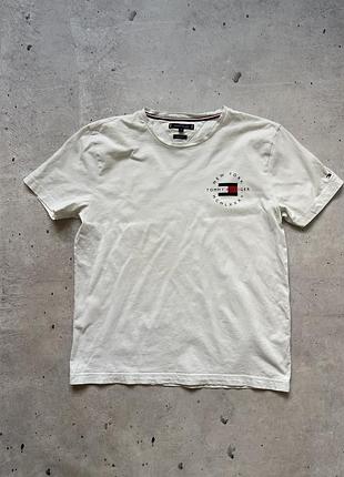 Біла футболка tommy hilfiger