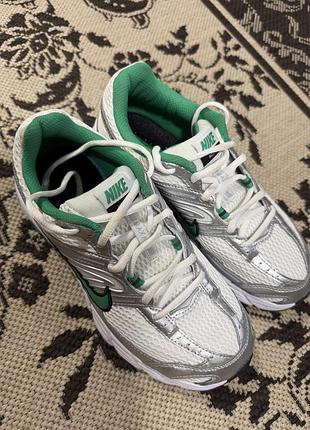 Кросівки nike