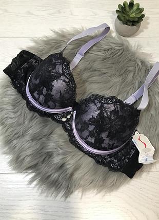 Красивий мереживний бюстгальер embry form