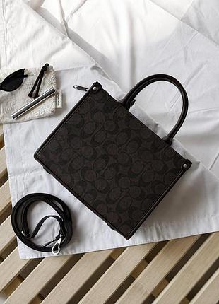 Женская сумка coach коричневая - элегантная модель с фирменным принтом 24.5х20х10 см