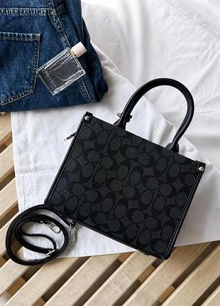 Женская сумка coach черная - элегантная модель с фирменным принтом 24.5х20х10 см