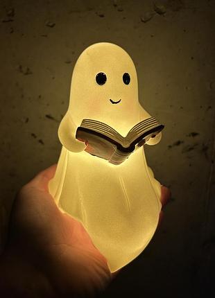 Світний привид lscsdf glowspirit ghost, милий привид, який читає книгу