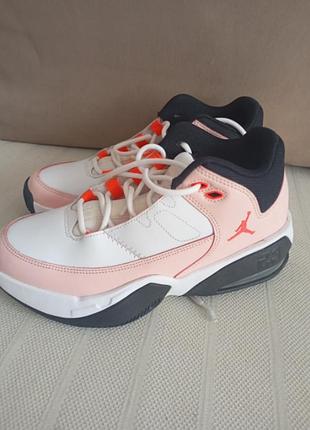 Кроссовки новые nike