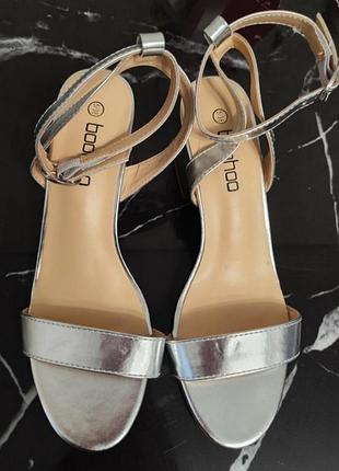 Босоножки, сандалии boohoo.