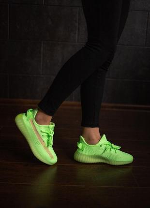 Женские кроссовки adidas yeezy boost v350 neon green