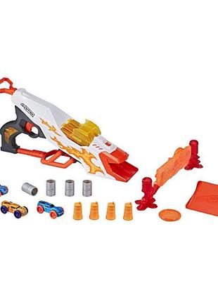 Nerf nitro doubleclutch inferno бластер стреляющий машинками и 4 машинки e0858 nitro toy includes blaster