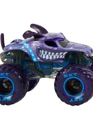 Monster jam truck monster mutt з набору вогонь і лід fire & ice 1:64 scale vehicles spin master