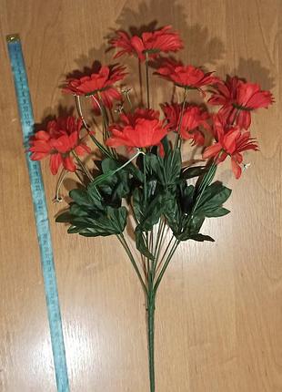 Букет гербер на 9 квіток. діаметр квiтки 10 см, висота букета 51 см.