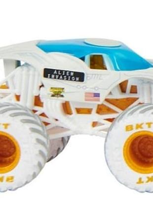 Monster jam truck alien invasion з набора вогонь і лід fire & ice 1:64 scale vehicles spin master