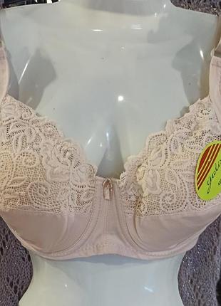 Бюстгальтер jalisi dd 85,90,95,100колiр беж, чашка напiвпоролон, наполовину кружевна.
