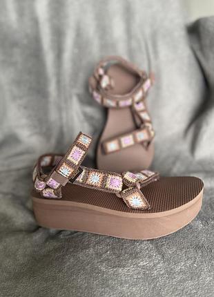 Сандалі teva flatform universal crochet 36; 37 оригінал без коробки
