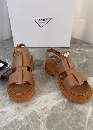 Босоніжки у стилі prada босоножки