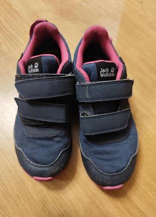 Кросівки woodland texapore low 32 розмір.