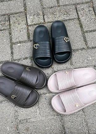 Пинковые шлепанцы