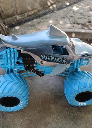 Модель монст-трак monster jam megalodon.