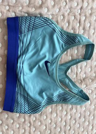 Женский спортивный топ nike