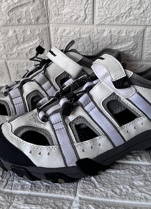 Сандалі з закритим носком від karrimor