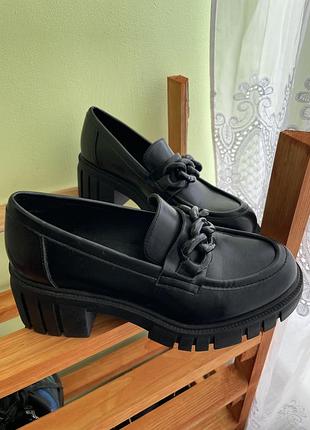 Лофери чорні