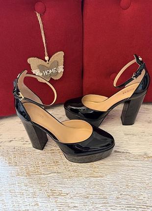 Оригинальн. кожаные фирменные босоножки guess 39р.