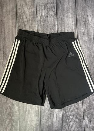 Чоловічі спортивні шорти adidas розмір l