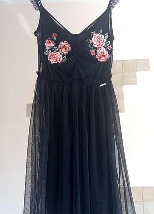 Как новое платье с вышивкой guess