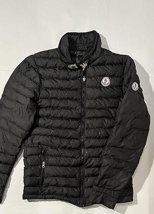 Курточка  moncler