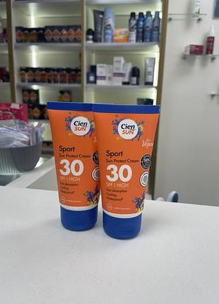 На зображенні представлений cien sun sport sun protect cream spf 30 — сонцезахисний крем, спеціально розроблений для людей, які ведуть активний спосіб