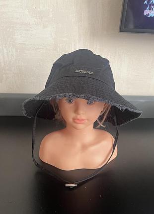 Чорна панама jacquemus le bob artichaut bucket hat