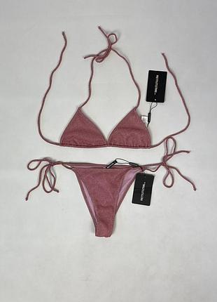 Купальник prettylittlething baby pink glitter triangle bikini top новий рожевий на завʼязках трусики танго верх трикутники розмір uk8 eu34 us4 розділь